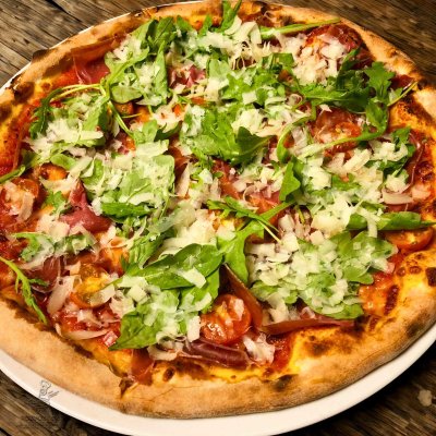 PIZZA PROSCIUTTO CRUDO E POMODORINI