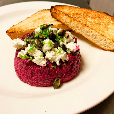 TATARÁČEK Z ČERVENÉ ŘEPY S KOZÍM SÝREM