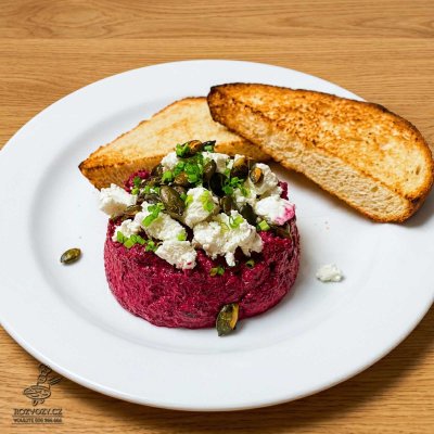 TATARÁČEK Z ČERVENÉ ŘEPY S KOZÍM SÝREM