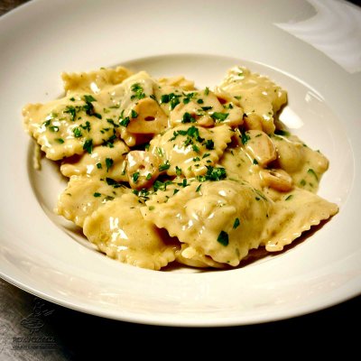 DOMÁCÍ HOUBOVÉ RAVIOLI