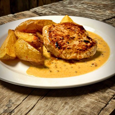 Vepřový steak s pepřovou omáčkou, domácí ameriky