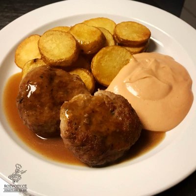 Krůtí biftečky, americký dip, naše americké brambory