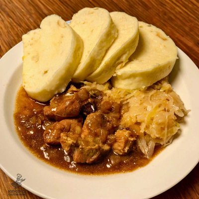 Moravský vrabec, bílé zelí, náš domácí houskový knedlík