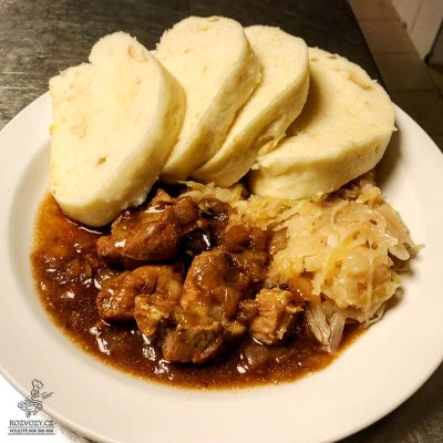 Moravský vrabec, bílé zelí, náš domácí houskový knedlík