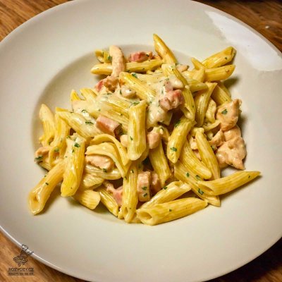 Penne pollo e pancetta