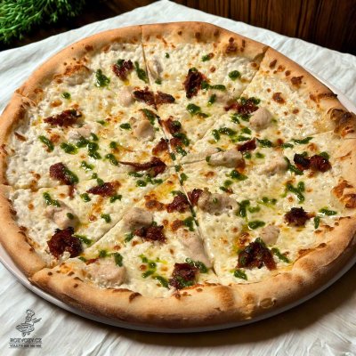 Pizza crema pollo pomodorini