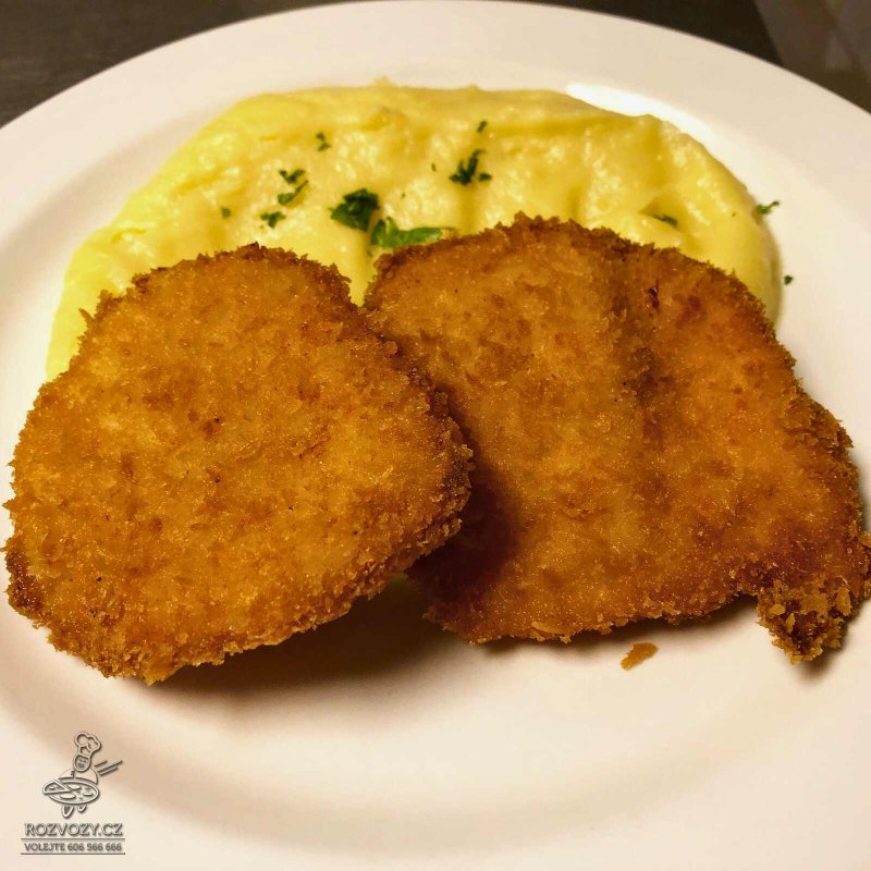 Smažený kuřecí řízek v panko strouhance, bramborová kaše