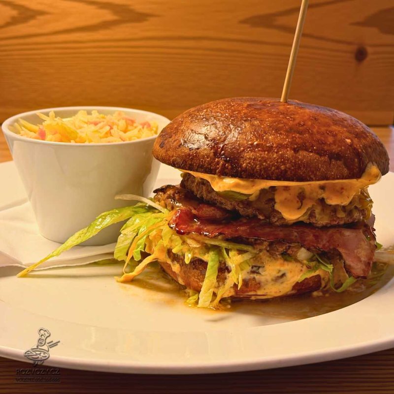 HOVĚZÍ SMASH BURGER 