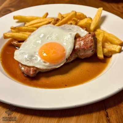Grilovaná PŘEŠTICKÁ krkovička, sázené vejce