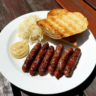BÍLÁ BAVORSKÁ KLOBÁSA, DOMÁCÍ BAGETA