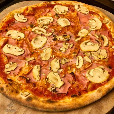 PIZZA PROSCIUTTO E FUNGHI