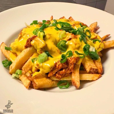 TRHANÉ KUŘECÍ MASO, DOMÁCÍ HRANOLKY