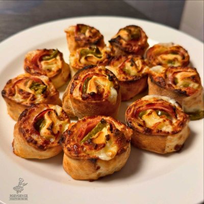 Pizza šneci SLANINOVÉ JALAPEŇOS