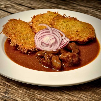 KANČÍ GULÁŠ, DOMÁCÍ BRAMBORÁČKY