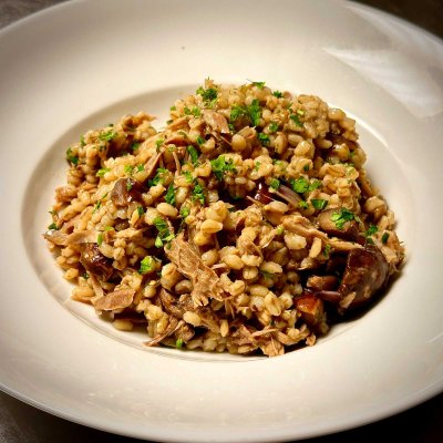 KROUPOVÉ RIZOTO S TRHANÝM HUSÍM MASEM