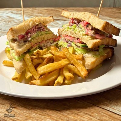 HOVĚZÍ ROASTBEEF SANDWICH, HRANOLKY